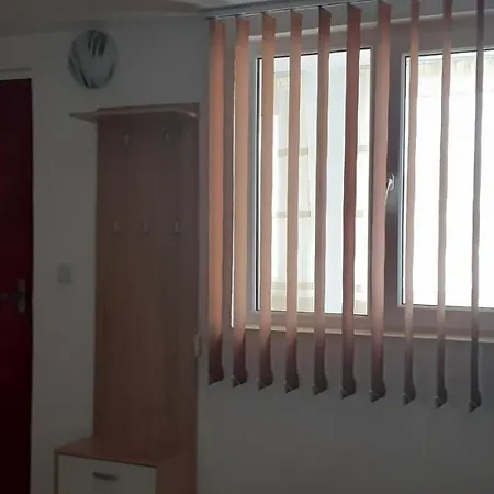 Vendégház Pensiunea Lyo Două Mai